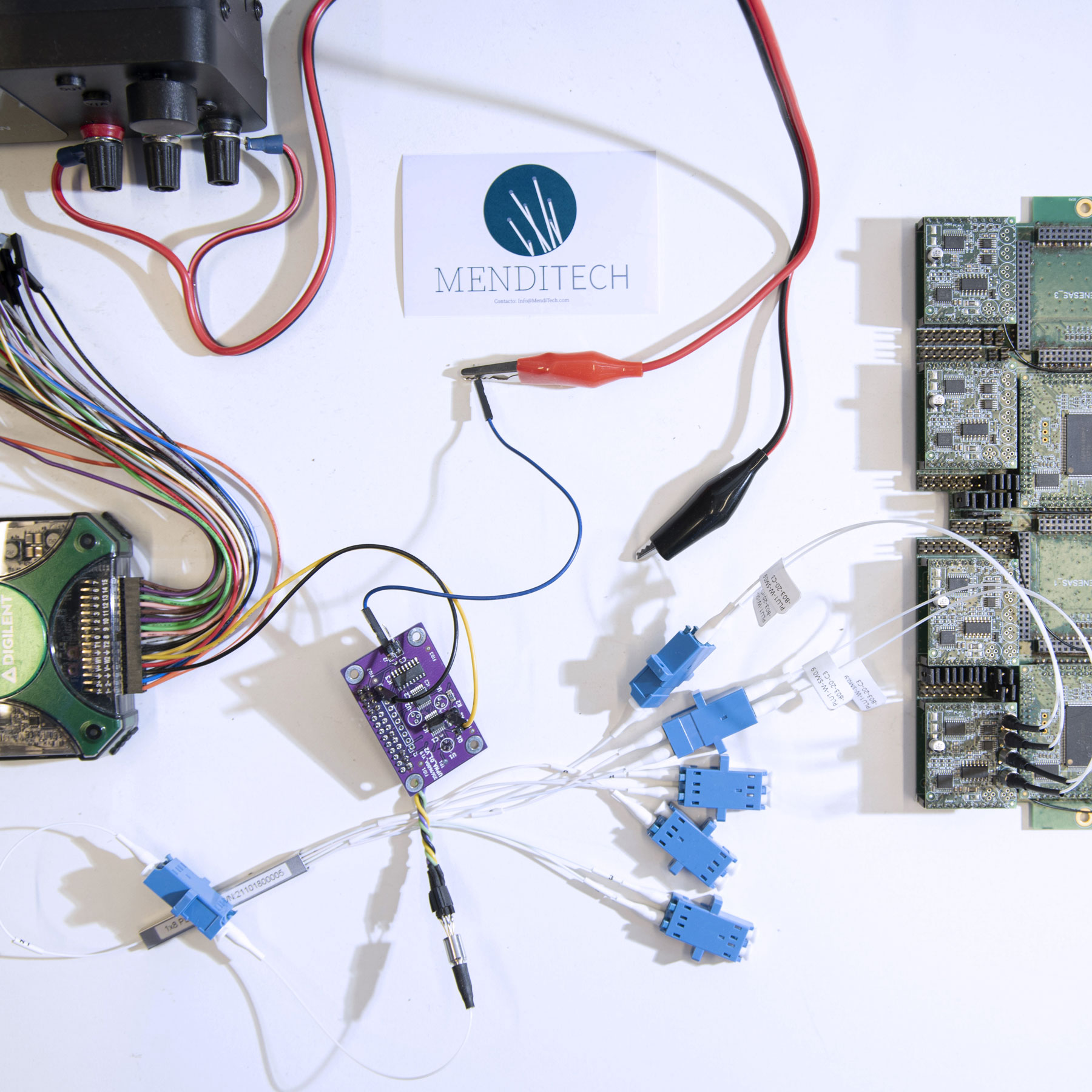 Materiales para dispositivo personalizado de fibra óptica